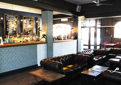 The Astor Hotel Motel - Sunshine Coast Tourism 1