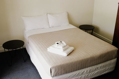 The Australian Hotel Motel - Sunshine Coast Tourism 2