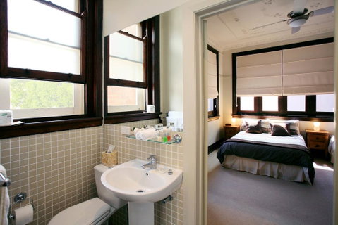 The Bank Guesthouse - Sunshine Coast Tourism 0
