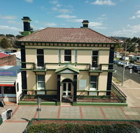 The Bank Guesthouse Glen Innes - Holiday Sunshine Coast