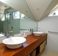 THE BEACH HOUSE - Sunshine Coast Tourism