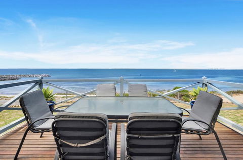 The Beach House - Point Turton - Sunshine Coast Tourism 0