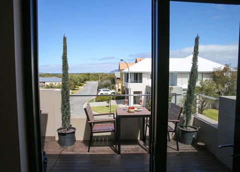 The Beach House At Bayside - Sunshine Coast Tourism 1