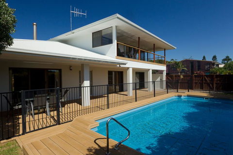 The Beach House At One Mile - 6 Burrawong - Sunshine Coast Tourism 3