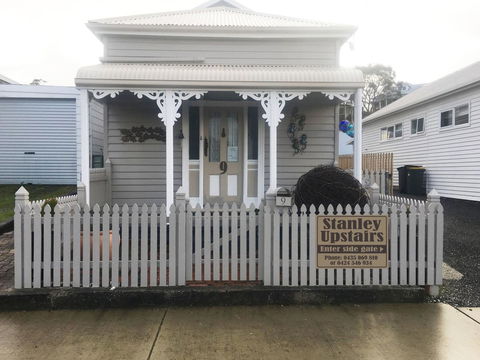 Stanley-upstairs - Holiday Sunshine Coast 0