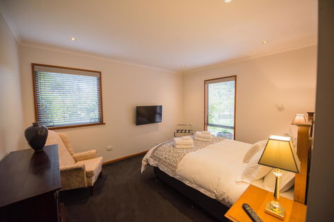Parnella Kettering - Sunshine Coast Tourism 14