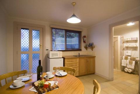 Ellie\'s Cottages - Sunshine Coast Tourism 24