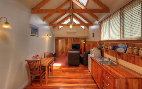 Ellie\'s Cottages - Sunshine Coast Tourism 16