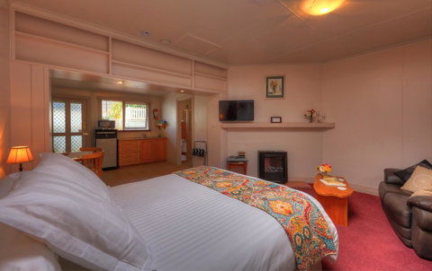Ellie\'s Cottages - Sunshine Coast Tourism 12