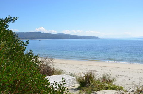 Yolla Beach House - Sunshine Coast Tourism 8