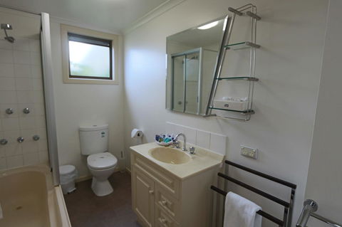 Moonah Central Apartments - Sunshine Coast Tourism 27