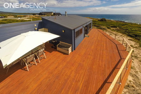 Seaspray - Sunshine Coast Tourism 5