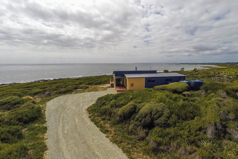 Seaspray - Sunshine Coast Tourism 1