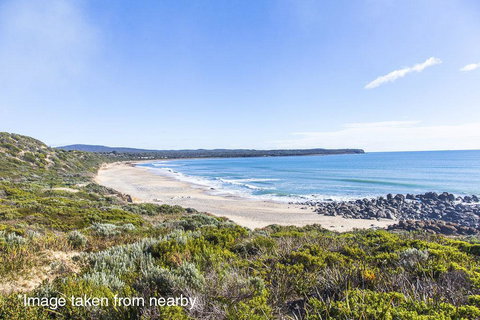 Seaspray - Sunshine Coast Tourism 24