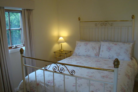 Buttons Cottage For Canyon & Rain Forest Walks With In House Dining - Holiday Sunshine Coast 10