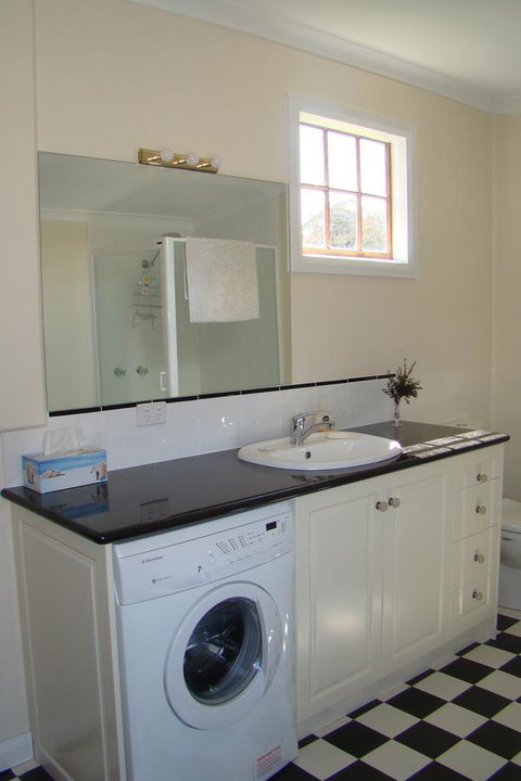 Buttons Cottage For Canyon & Rain Forest Walks With In House Dining - Holiday Sunshine Coast 17