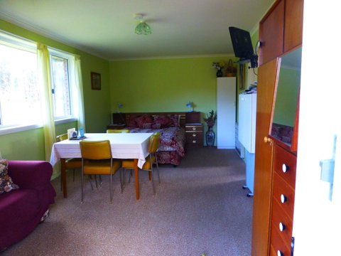 Quamby Pines Chalet - Sunshine Coast Tourism 4