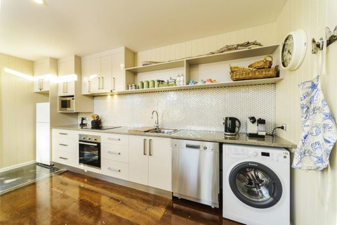 Coastal Pods Wynyard - Sunshine Coast Tourism 6