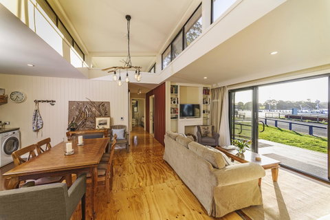 Coastal Pods Wynyard - Sunshine Coast Tourism 21
