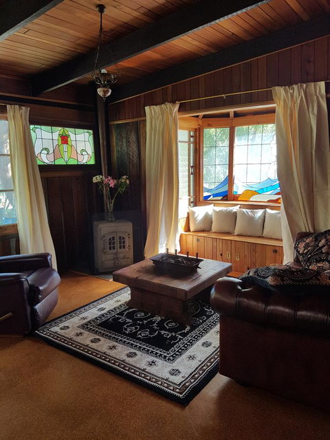 Whispering Hills Retreat - Holiday Sunshine Coast 0