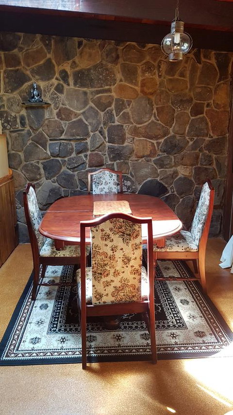 Whispering Hills Retreat - Holiday Sunshine Coast 6