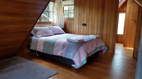 Whispering Hills Retreat - Holiday Sunshine Coast 2