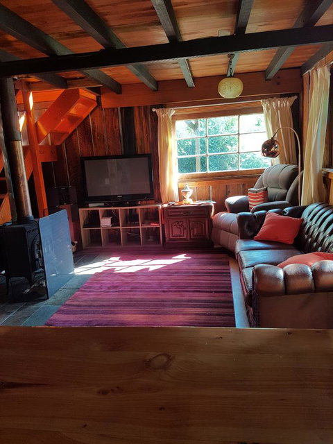 Whispering Hills Retreat - Holiday Sunshine Coast 10