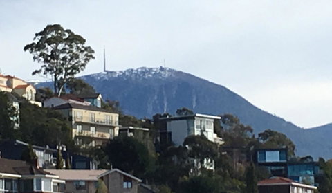 The View 2 Bed Unit With Stunning Hobart Outlook - Sunshine Coast Tourism 25
