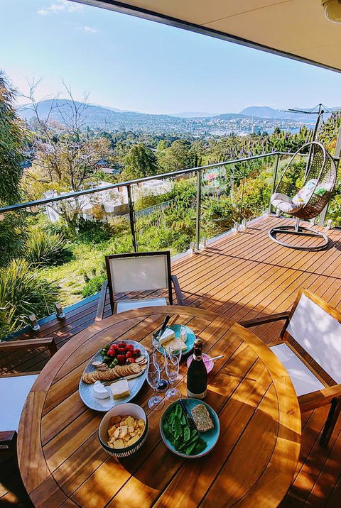 The View 2 Bed Unit With Stunning Hobart Outlook - Sunshine Coast Tourism 21