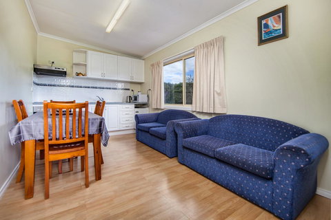 Wintersun Gardens Motel - Sunshine Coast Tourism 19