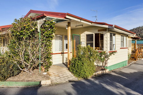 Wintersun Gardens Motel - Sunshine Coast Tourism 21