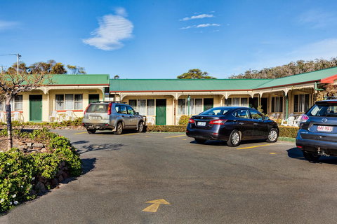 Wintersun Gardens Motel - Sunshine Coast Tourism 28