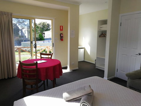 Wintersun Gardens Motel - Sunshine Coast Tourism 8