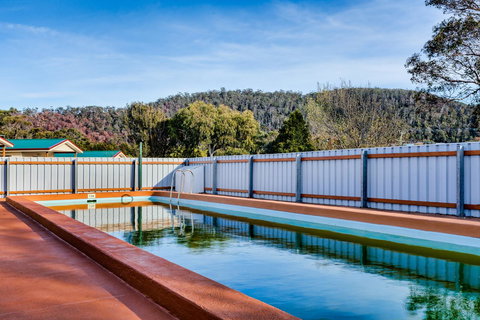 Wintersun Gardens Motel - Sunshine Coast Tourism 17