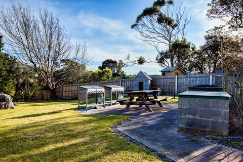 Wintersun Gardens Motel - Sunshine Coast Tourism 38