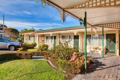 Wintersun Gardens Motel - Sunshine Coast Tourism 27