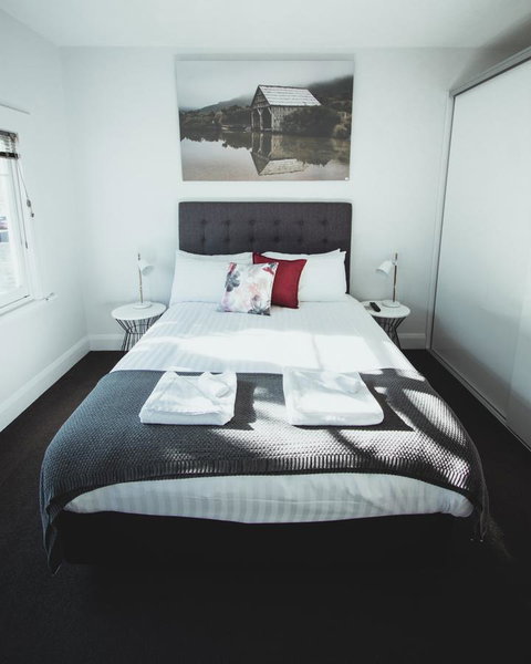 Park Street Accommodation - Sunshine Coast Tourism 0