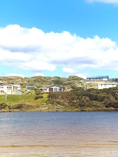 Ocean View Cottage - Holiday Sunshine Coast 6