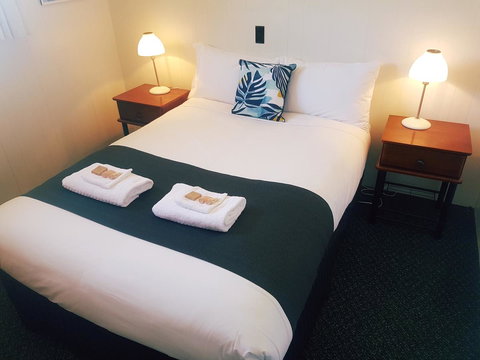 Ocean View Cottage - Holiday Sunshine Coast 4