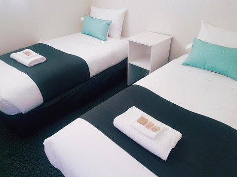 Ocean View Cottage - Holiday Sunshine Coast 3