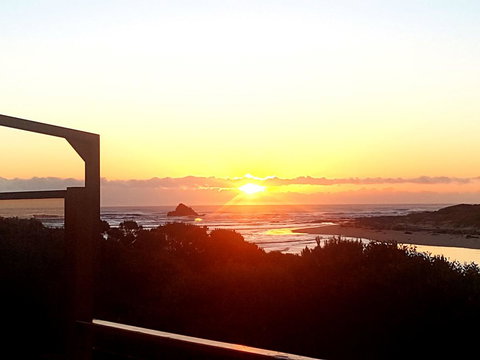 Ocean View Cottage - Holiday Sunshine Coast 9