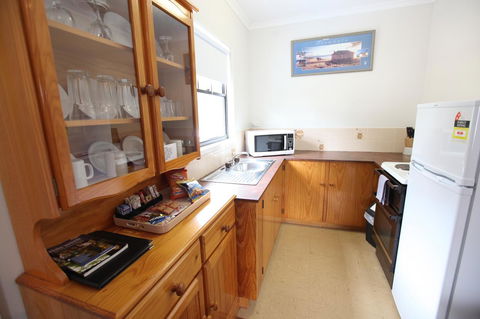 The Fox And Hounds Historic Hotel - Sunshine Coast Tourism 4