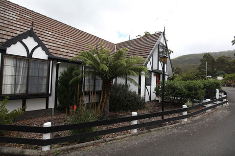 The Fox And Hounds Historic Hotel - Sunshine Coast Tourism 29