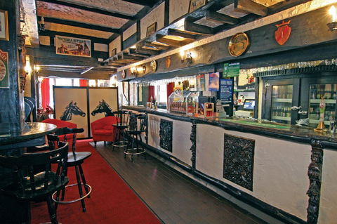 The Fox And Hounds Historic Hotel - Sunshine Coast Tourism 33