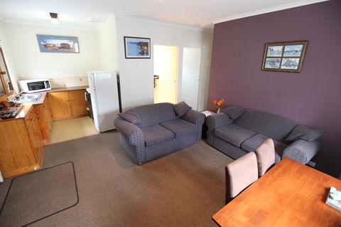 The Fox And Hounds Historic Hotel - Sunshine Coast Tourism 18