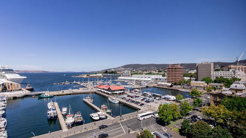 Hotel Grand Chancellor Hobart - Sunshine Coast Tourism 1