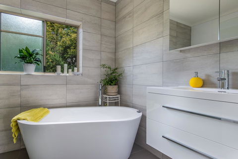 Sunrise On The Bay - Sunshine Coast Tourism 6