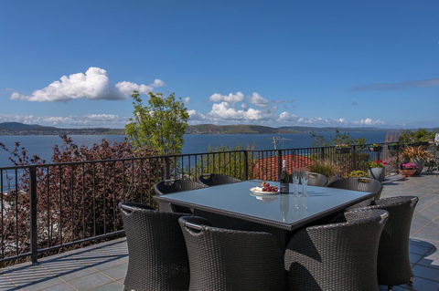 Sunrise On The Bay - Sunshine Coast Tourism 11