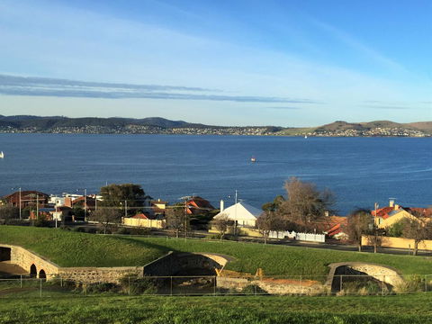 Sunrise On The Bay - Sunshine Coast Tourism 23