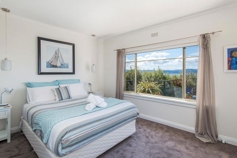 Sunrise On The Bay - Sunshine Coast Tourism 14